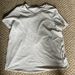 WHITE LULULEMON QUICK PACE SHIRT SIZE 2